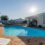 Myzen Guest House -5Min To Canal Walk Mall & 5Min To Grand West Cassino
