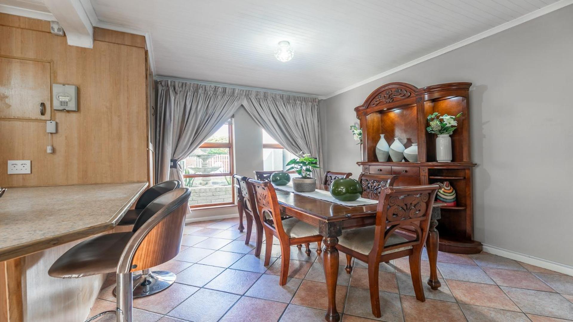 Holiday home Myzen -5min To Canal Walk Mall & 5min To Grand West Cassino Cape Town