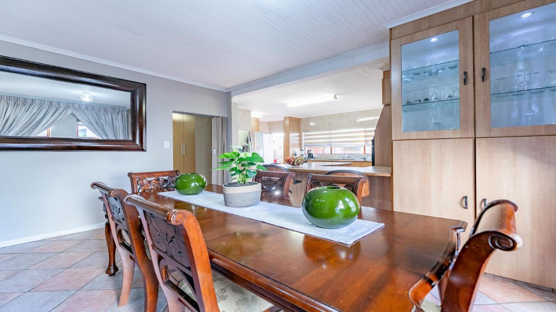 Myzen -5min To Canal Walk Mall & 5min To Grand West Cassino Holiday home Cape Town