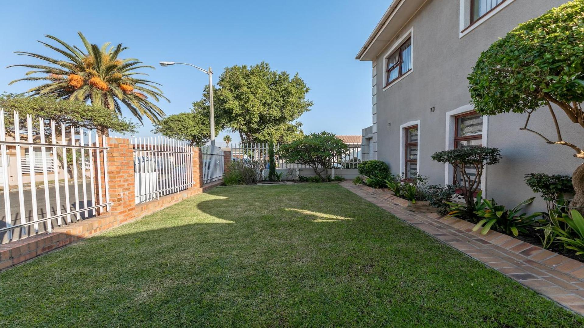 Holiday home Myzen -5min To Canal Walk Mall & 5min To Grand West Cassino