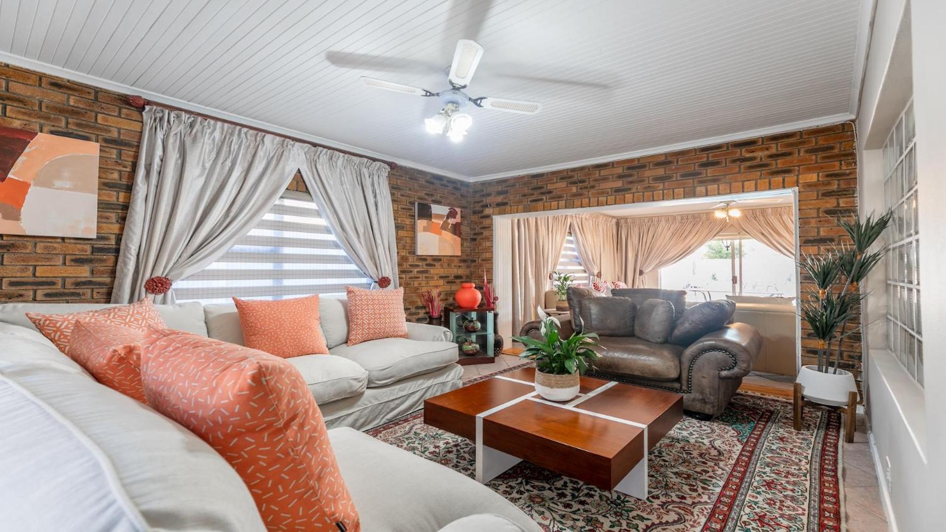 Myzen -5min To Canal Walk Mall & 5min To Grand West Cassino Holiday home